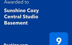 Sunshine Cozy Central Studio Basement